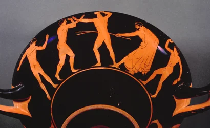 アスリートのトレーニングを描いた赤像式キリックス、紀元前500年頃（赤像式陶器）（103374も参照）